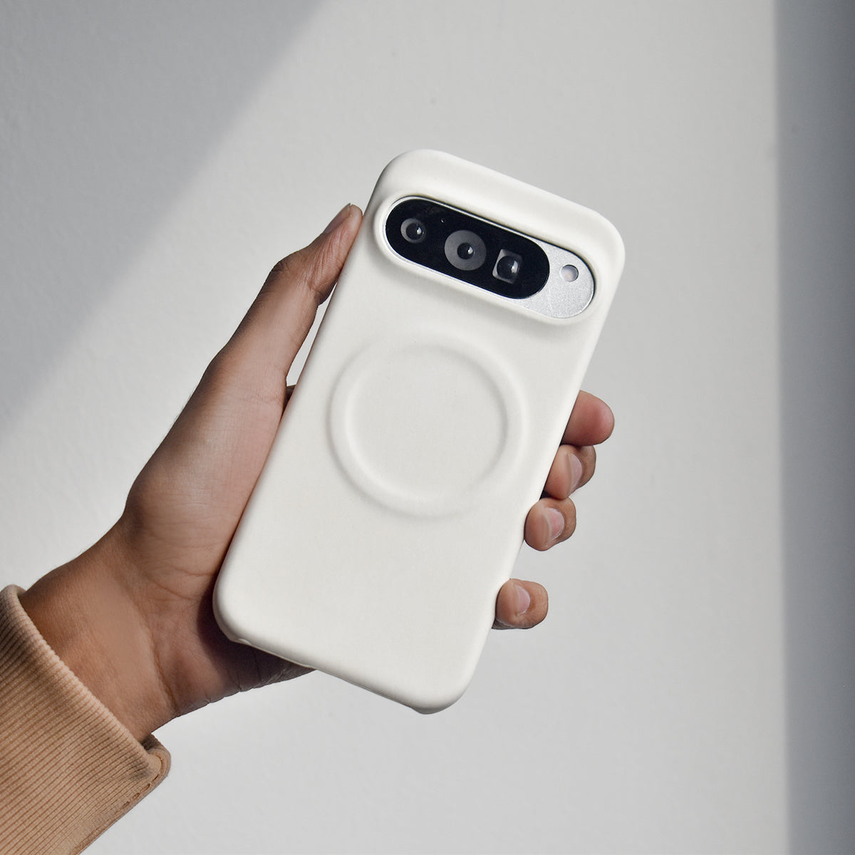 Monochrome Loop - Google